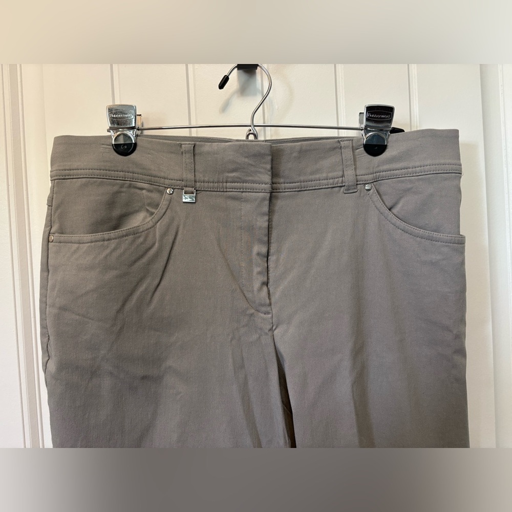 JM Collection Elegant Gray Trousers. Size 14. Elastic waist with belt loops. - Picture 3 of 10